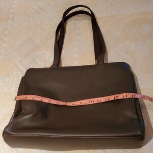 Liz Claiborne leather purse brown; lots of compartments and detail